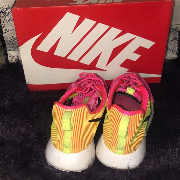 ✨Nike Roshe One - Picture 4 of 9